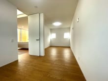 お子様が小さい間は1部屋の広々とした遊び部屋として、大きくなれば2部屋の子供部屋としてお使いいただます！！(子供部屋)