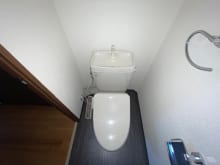 シンプルな作りなのでお掃除がしやすいトイレです！