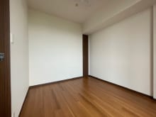 凹凸のない四角い部屋なので使い勝手にも優れています。(内装)