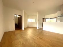 シンプルなLDK！お部屋のコーディネートが楽しめます♪(居間)