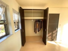 収納がしっかり確保されているので、広々ゆったり使えます。(寝室)