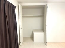 ご家族の思い出も大切にしまっておける、充実した収納が魅力です♪(寝室)