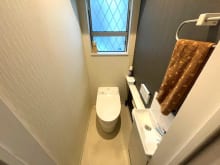 アクセントクロスがオシャレなトイレ♪