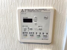 雨の日や花粉の多い季節のお洗濯にも大活躍な浴室乾燥機付！